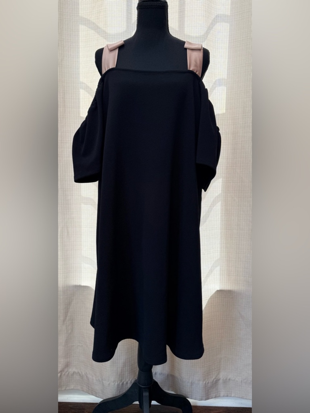 Sunday in Brooklyn Anthro Black Shift Dress Cold Shoulder Bow Strap Sz L Chic - Picture 2 of 13